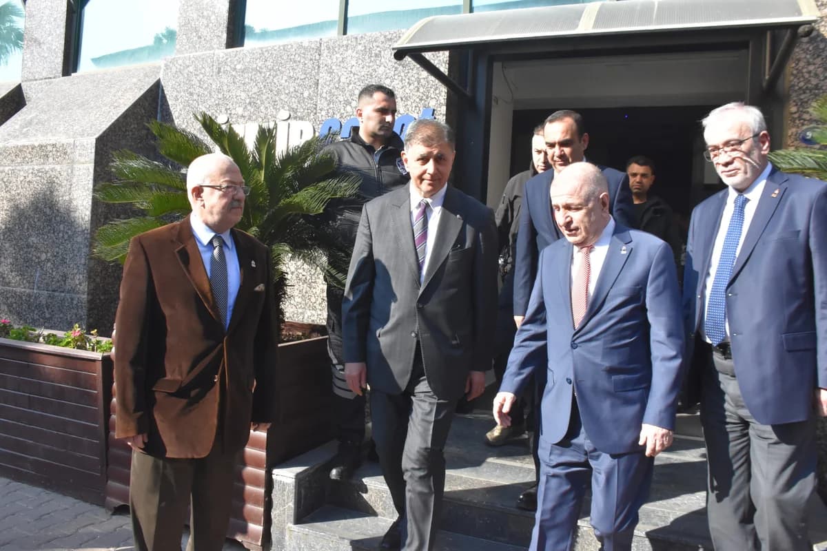 Türk Tarihçiliğinde Yeni Bir Dönem: Ümit Özdağ Ortaylı’nın Vefatını Değerlendirdi