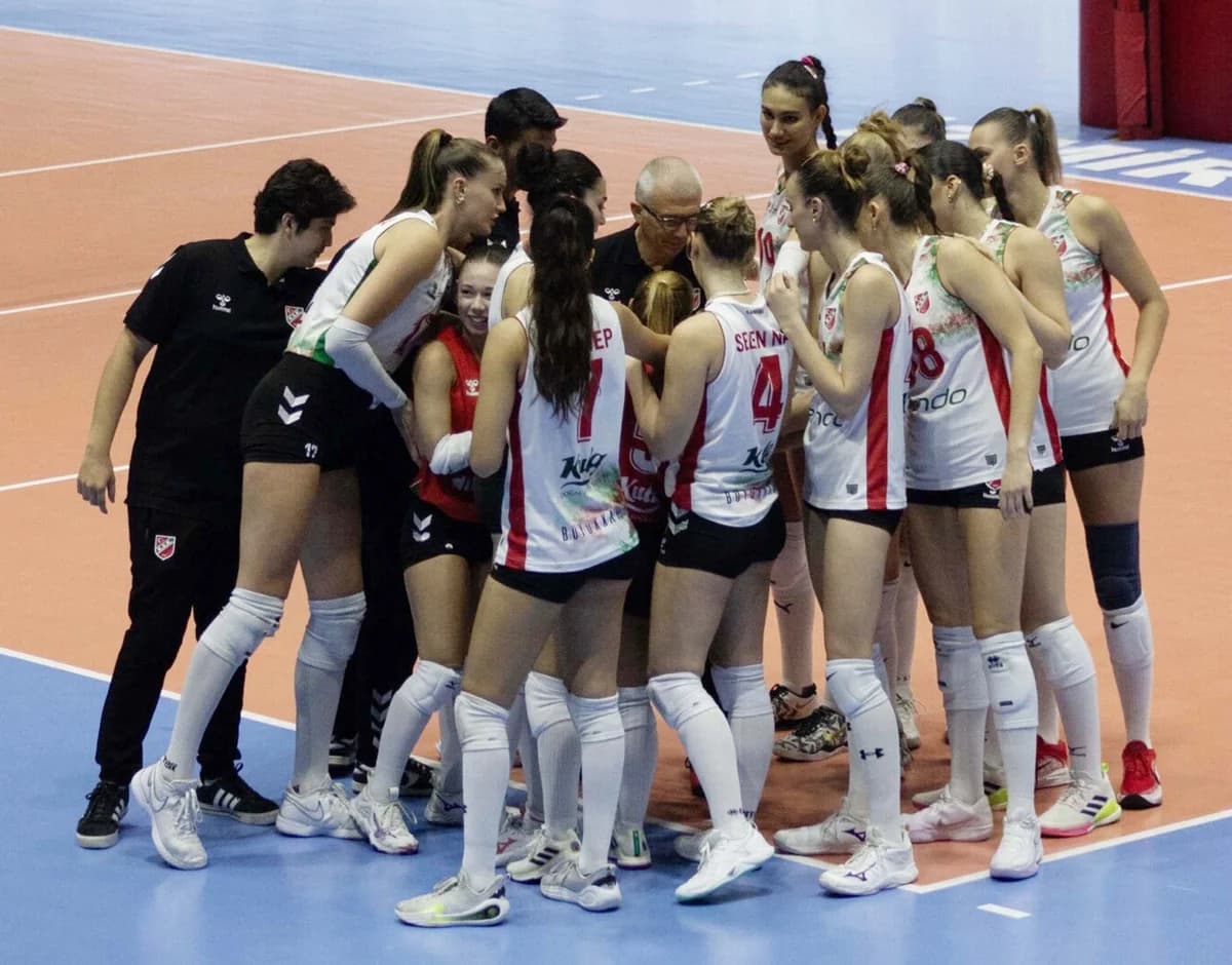 Karşıyaka Voleybol Takımı Play-Off’ta Erken Veda Etti