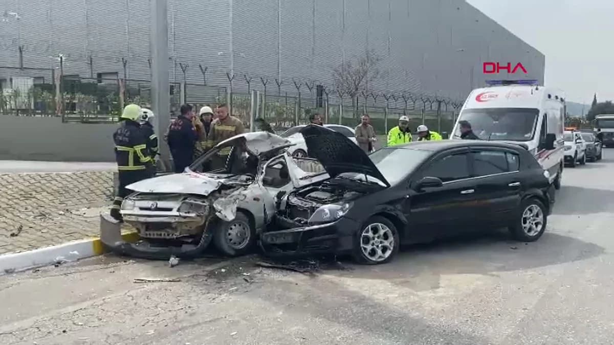 Manisa’da Otomobilin Çarptığı Kamyonet Sürücüsü Hayatını Kaybetti