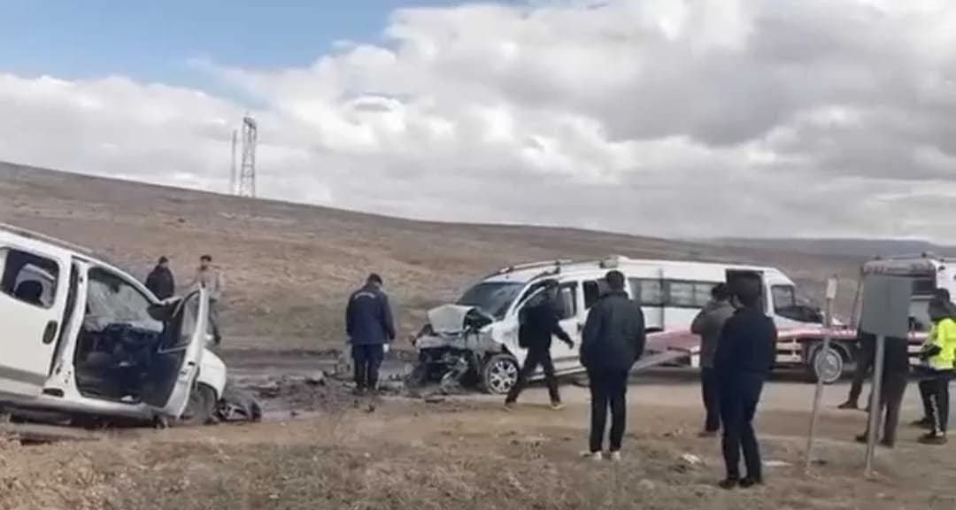 Malatya’da Kafa Kafaya Çarpışma: 2’si Ağır 4 Yaralı