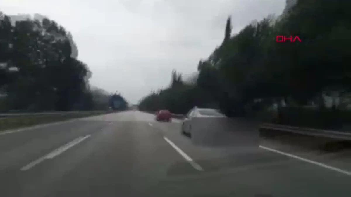 Sakarya’da Silah Kaçakçılığı Operasyonu: 1.460 Tabanca Parçası Ele Geçirildi
