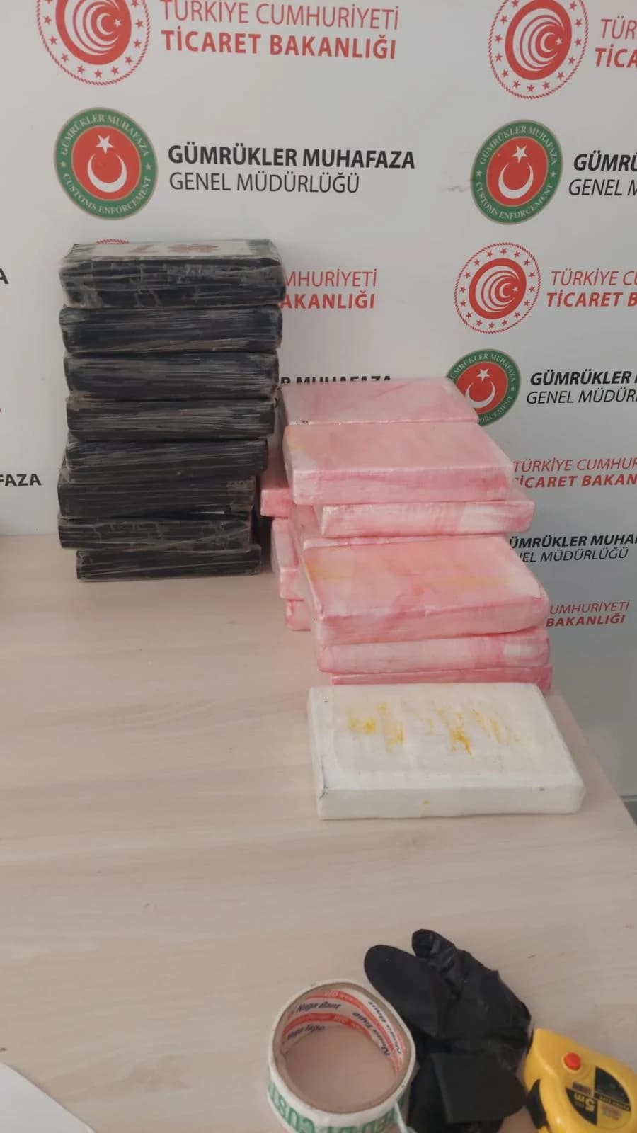 İstanbul Havalimanı’nda Uyuşturucu Operasyonu: 5 Gözaltı
