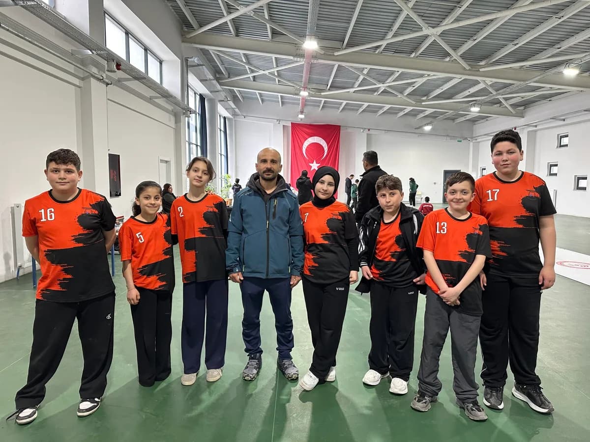 Ankara’da Ortaokul Öğrencilerinin Floor Curling Başarısı