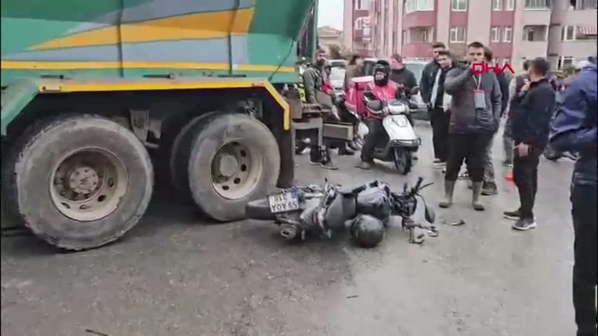 Edirne’de Kavşak Kazası: Motosikletle Kamyon Çarpıştı, İki Yaralı