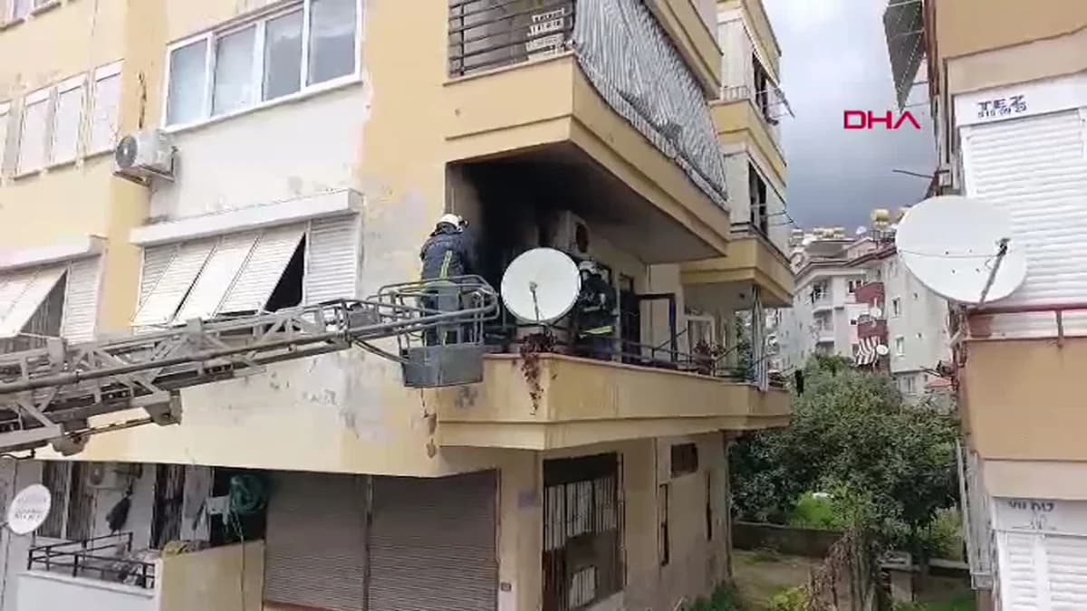 Antalya’da Apartman Dairesinde Yangın Paniği