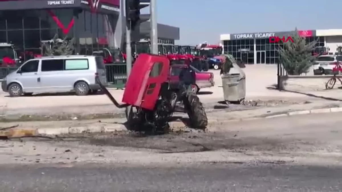 Konya’da Feci Kaza: TIR’la Çarpışan Traktör İkiye Böldü
