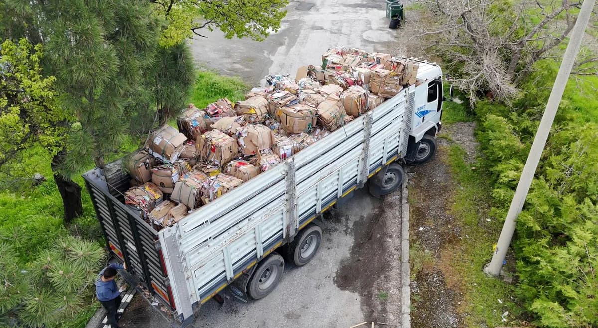 Erzincan Binali Yıldırım Üniversitesi’nden Dev Adım: 76 Ton Atık Geri Dönüştürüldü, 1200 Ağaç Kurtuldu!