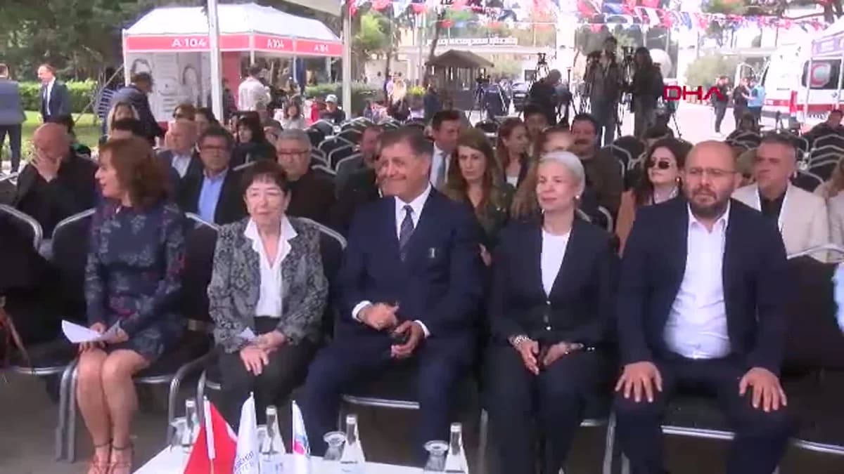 7. İzmir Kitap Fuarı Kapılarını Açtı