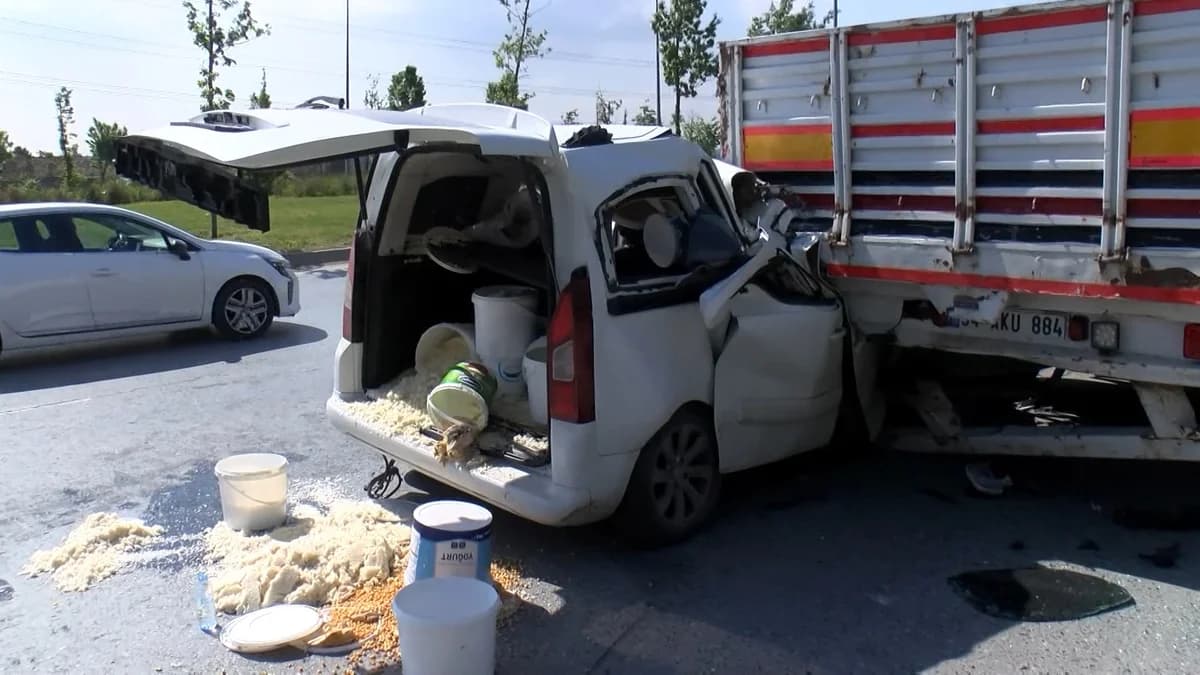 Başakşehir’de Kaza Tutanağı Sırasında Arkadan Çarpma: Sürücü Araçta Sıkıştı