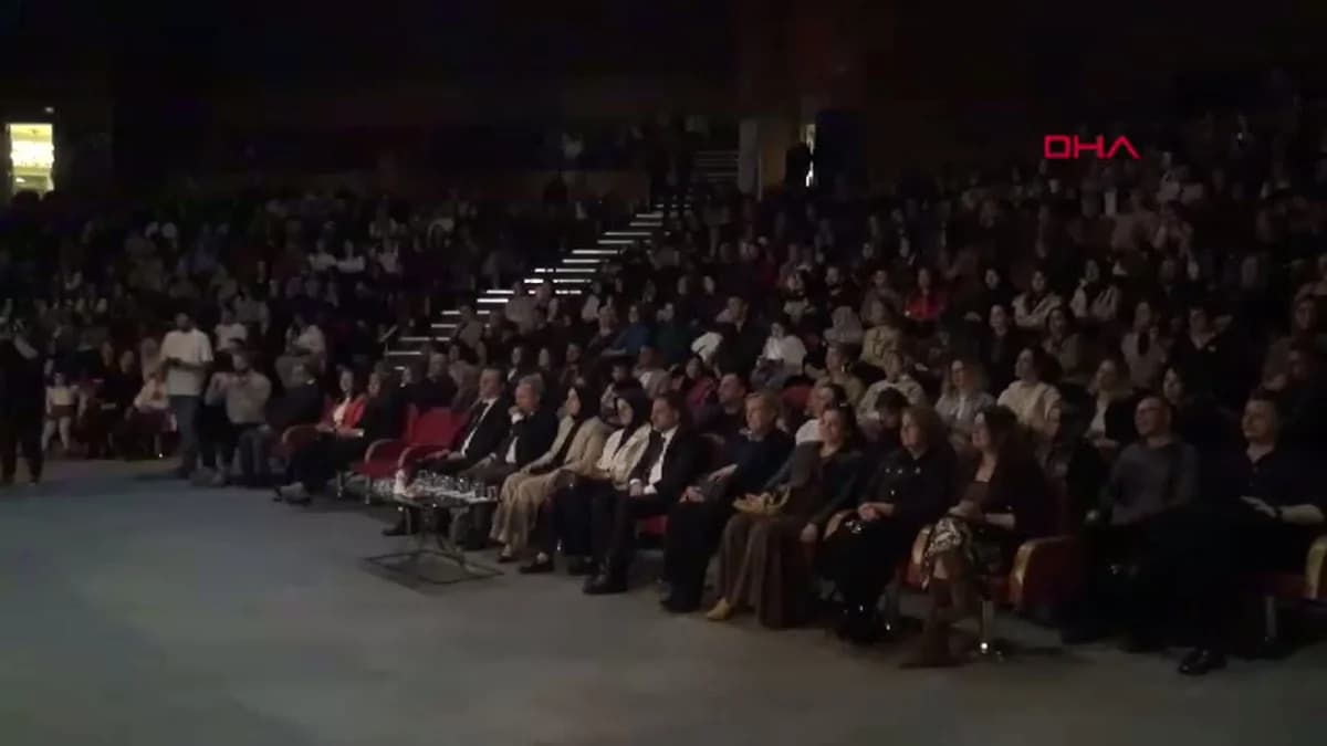 Türk Dünyasının Kültürel Mirası Yeniden Dokundu: Erzurum’da Göz Kamaştıran Defile