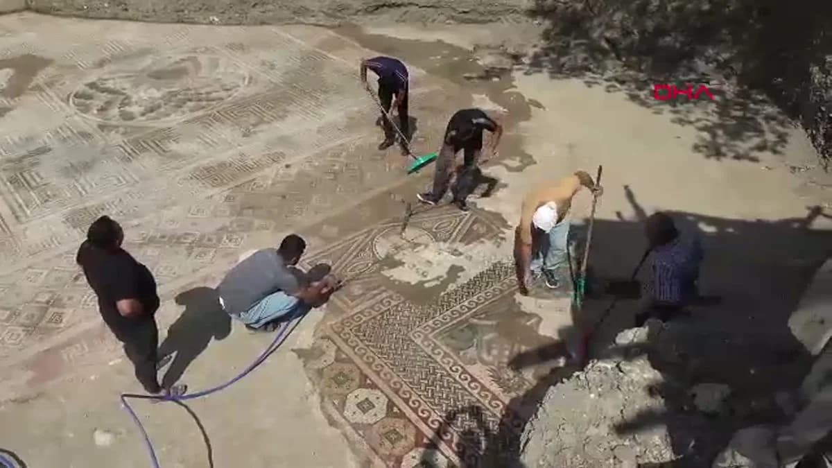 Tokat’ta ‘Çingene Kızı’ Benzeri Mozaik Keşfi: Roma Dönemi Zenginliği Gün Yüzüne Çıkıyor