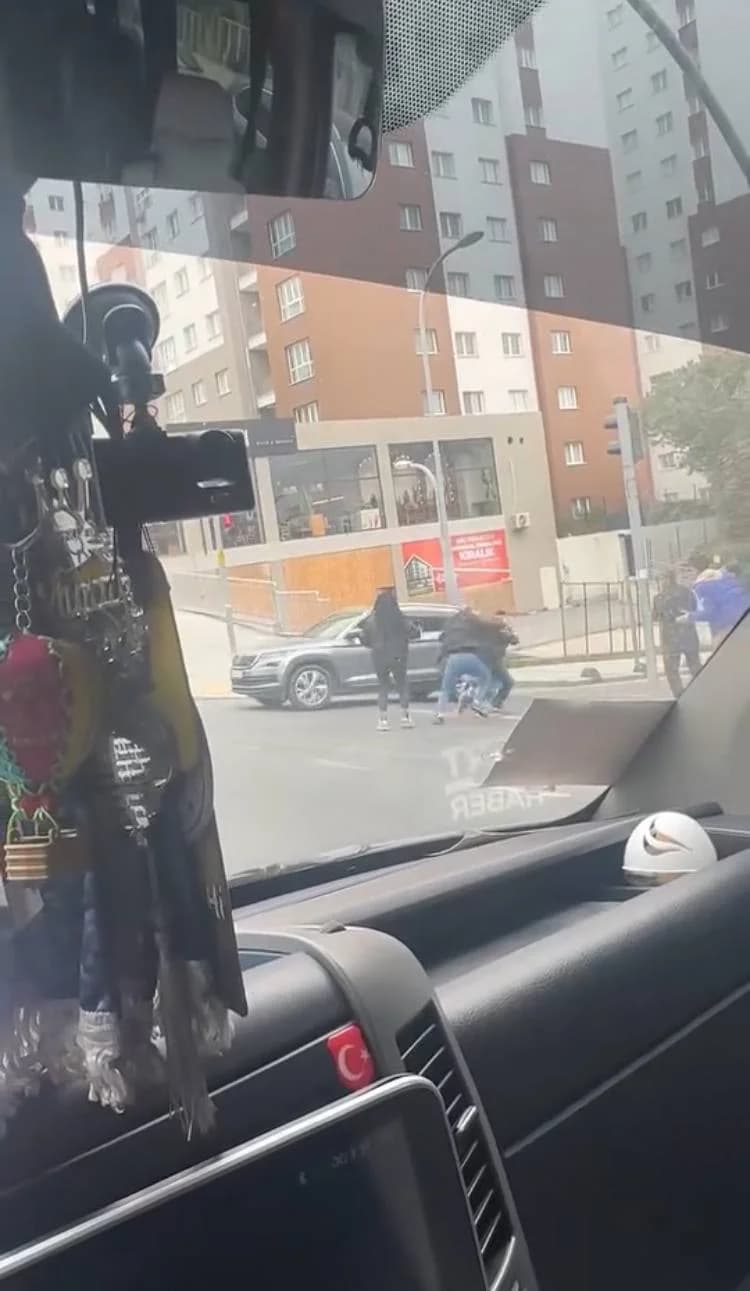 Başakşehir’de Yol Verme Tartışması Kavga Çıkarıyor
