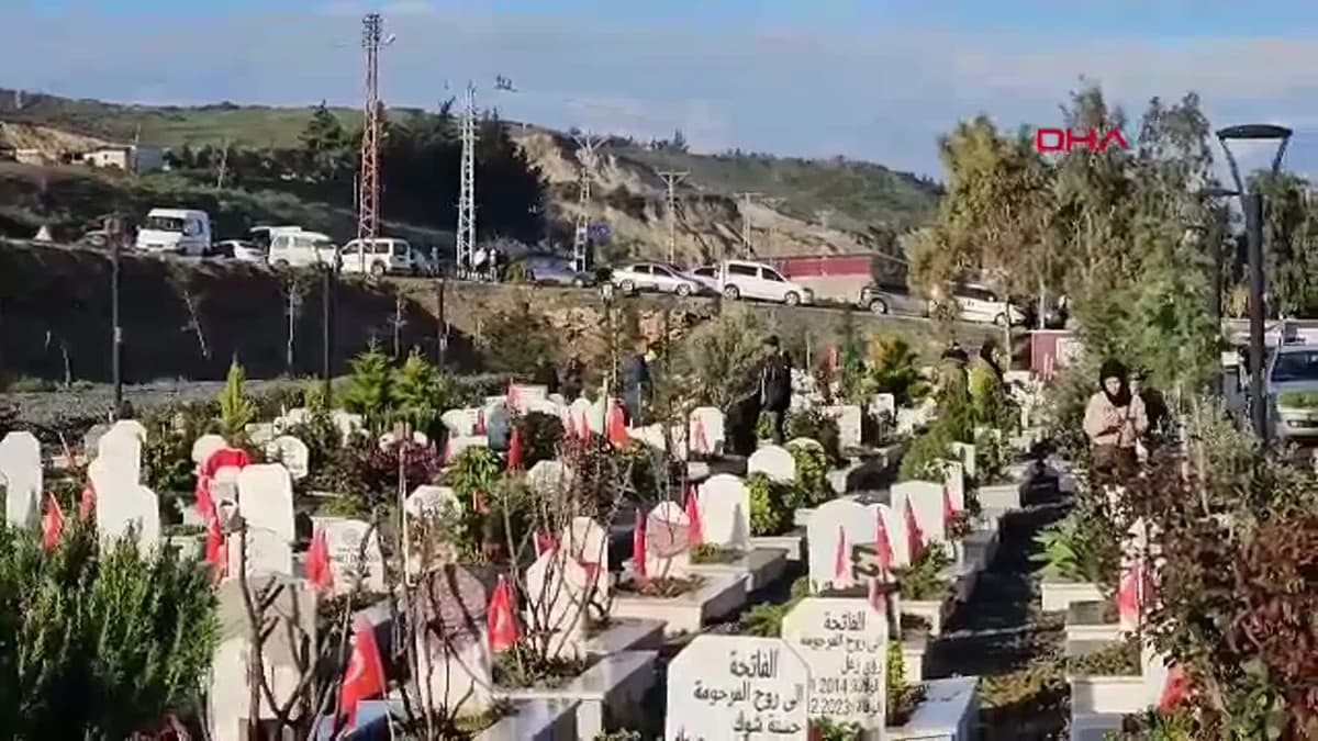 Hatay’da Ramazan Bayramı’nda Deprem Şehitliği Ziyareti