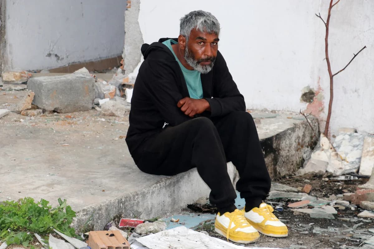 Felç Geçiren Kamyon Şoförü Sokaklarda Hayatta Kalma Mücadelesi Veriyor
