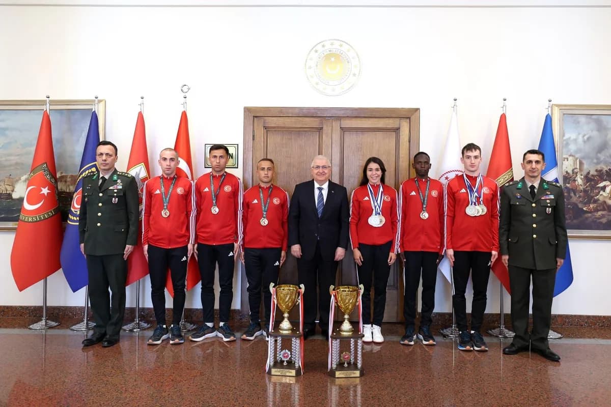 Bakan Güler, Şampiyon TSK Spor Gücü Personeli ile Buluştu