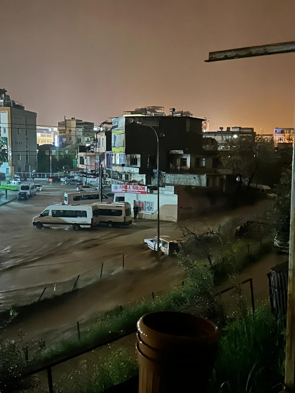 Osmaniye’de Sağanak Yağış; Savrun Çayı ve Bülbül Deresi Taşarak Zarar Verdi