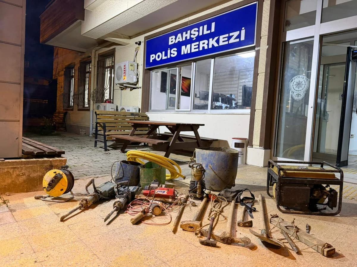 Kırıkkale’de Define Arayan 4 Şüpheli Suçüstü Yakalandı