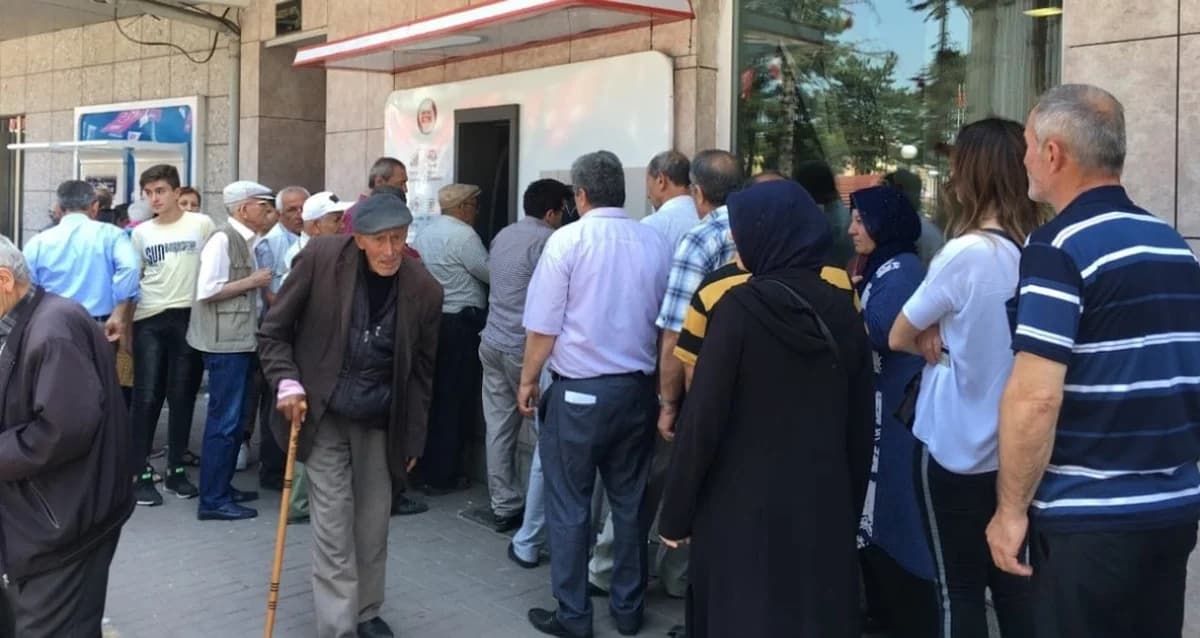 Emekli Promosyonları Yarışı Kızışıyor: Bankalar Rekora Koşuyor