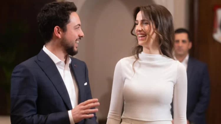 Elini Tutmuyordu Dediler, Aşk Kazandı: İşte O Mecburi Evlilikten Doğan Mutluluk