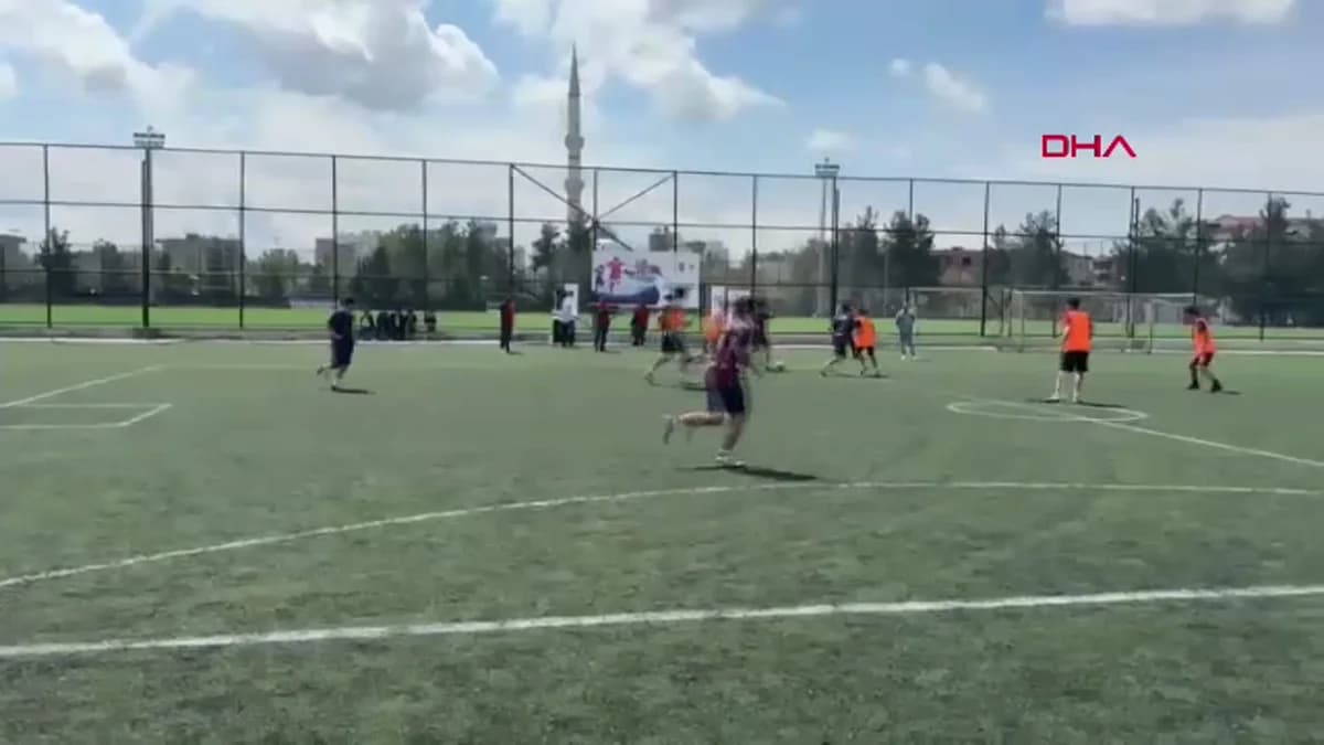 Batman’da ‘Gençler Sporda, Gelecek Emniyette’ Futbol Turnuvası Tamamlandı