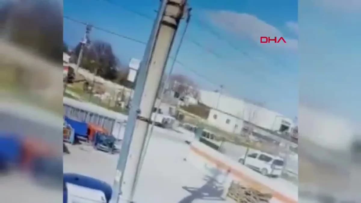 Bursa’da Minibüse Çarpan Motosiklet Sürücüsü Yaralandı