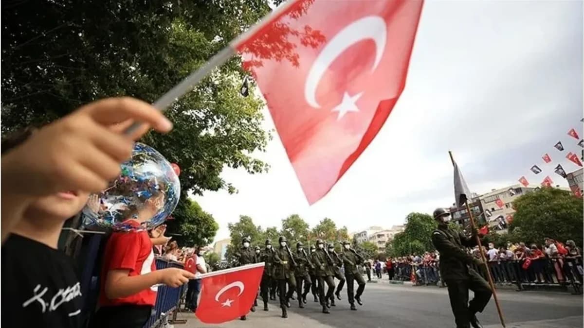30 Ağustos Zafer Bayramı 2025’te Hangi Güne Denk Geliyor?