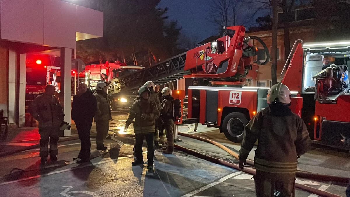 İstanbul Sarıyer’de Baltalimanı Kemik Hastanesi’nde Yangın Kontrol Altına Alındı