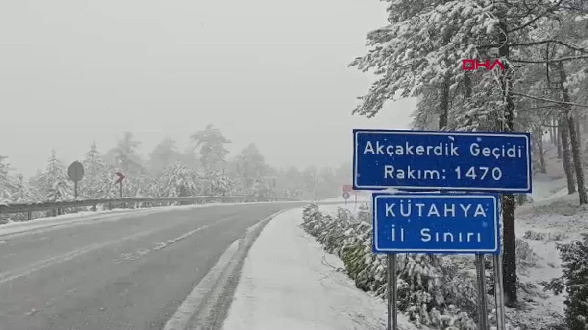Manisa’nın Demirci İlçesinde Yüksek Kesimlere Kar Yağışı Düştü