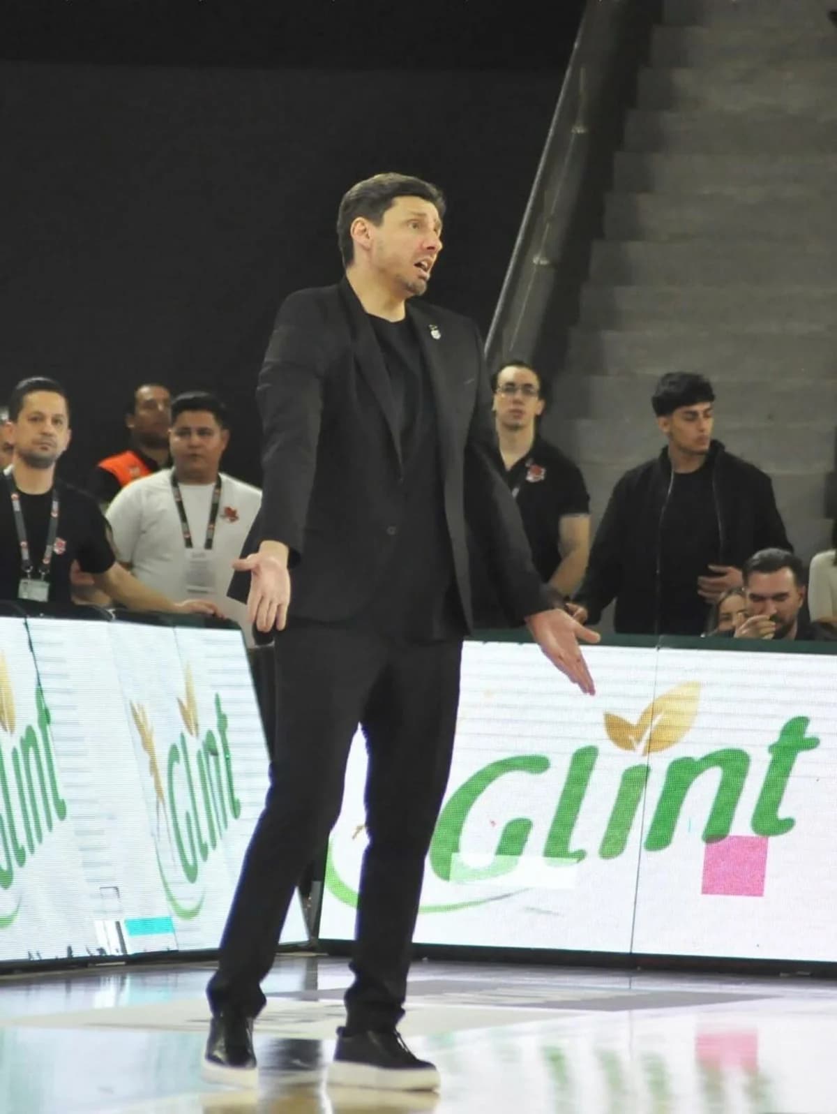 Manisa Basket’te Sezon Değerlendirmesi: Serhan Kavut’tan Başarı Dolu Mesajlar ve Avrupa Hedefi