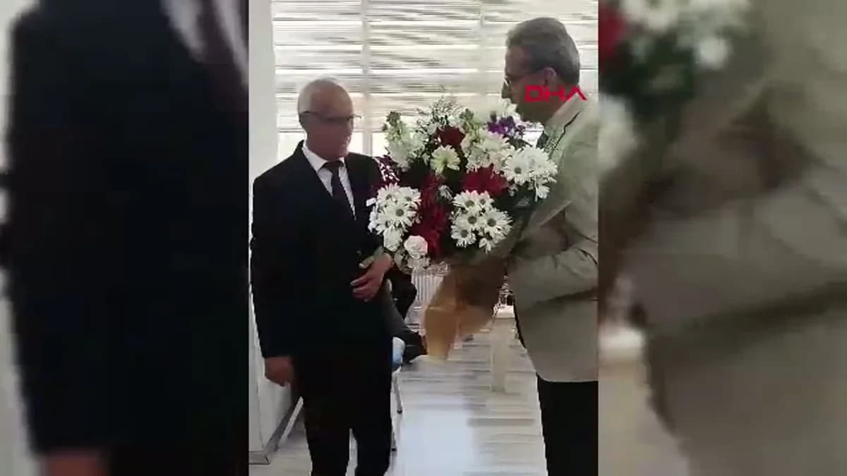 Osmaniye’deki 43 Yıllık Öğretmen Duygusal Bir Veda ile Emekli Oldu