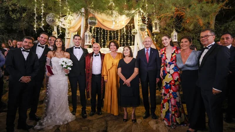 Çırağan’da sürpriz kare: Siyasetin zıt kutupları aynı masada buluştu