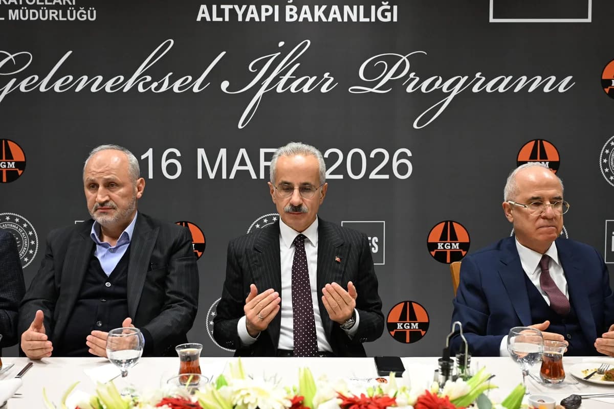 Bakan Uraloğlu, İnşaat Sanayicileri ile İftarda Buluştu