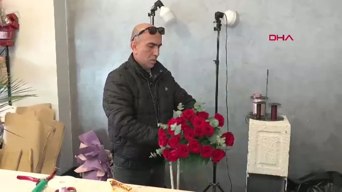 İzmir’de 8 Mart Dünya Kadınlar Günü İçin Kırmızı Karanfil Talebi Zirveye Çıkıyor
