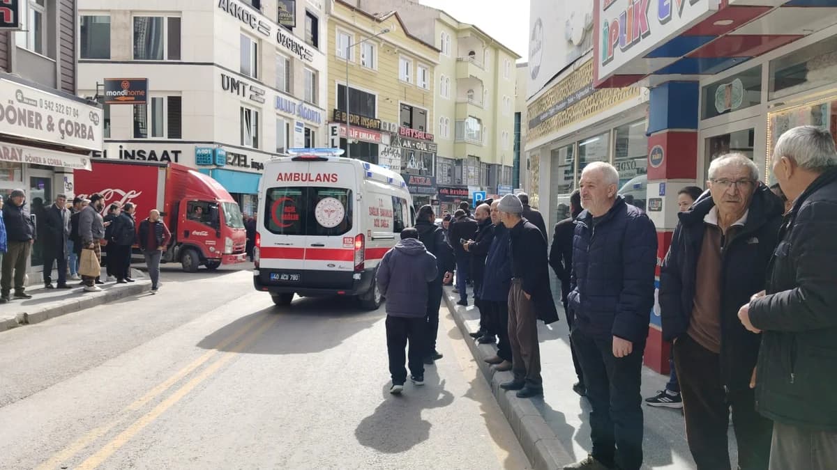 Kırşehir’de Kıraathaneye Silahlı Saldırı: 2 Yaralı