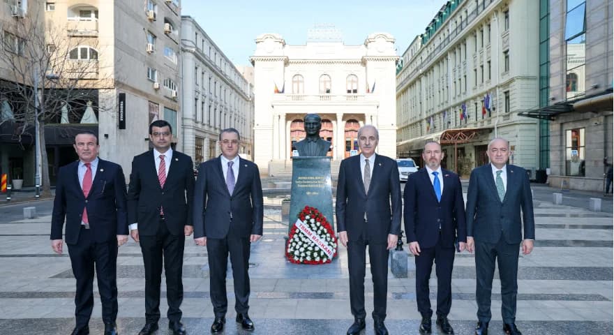 TBMM Başkanı Numan Kurtulmuş, Bükreş’teki Atatürk Anıtı’nı Ziyaret Etti