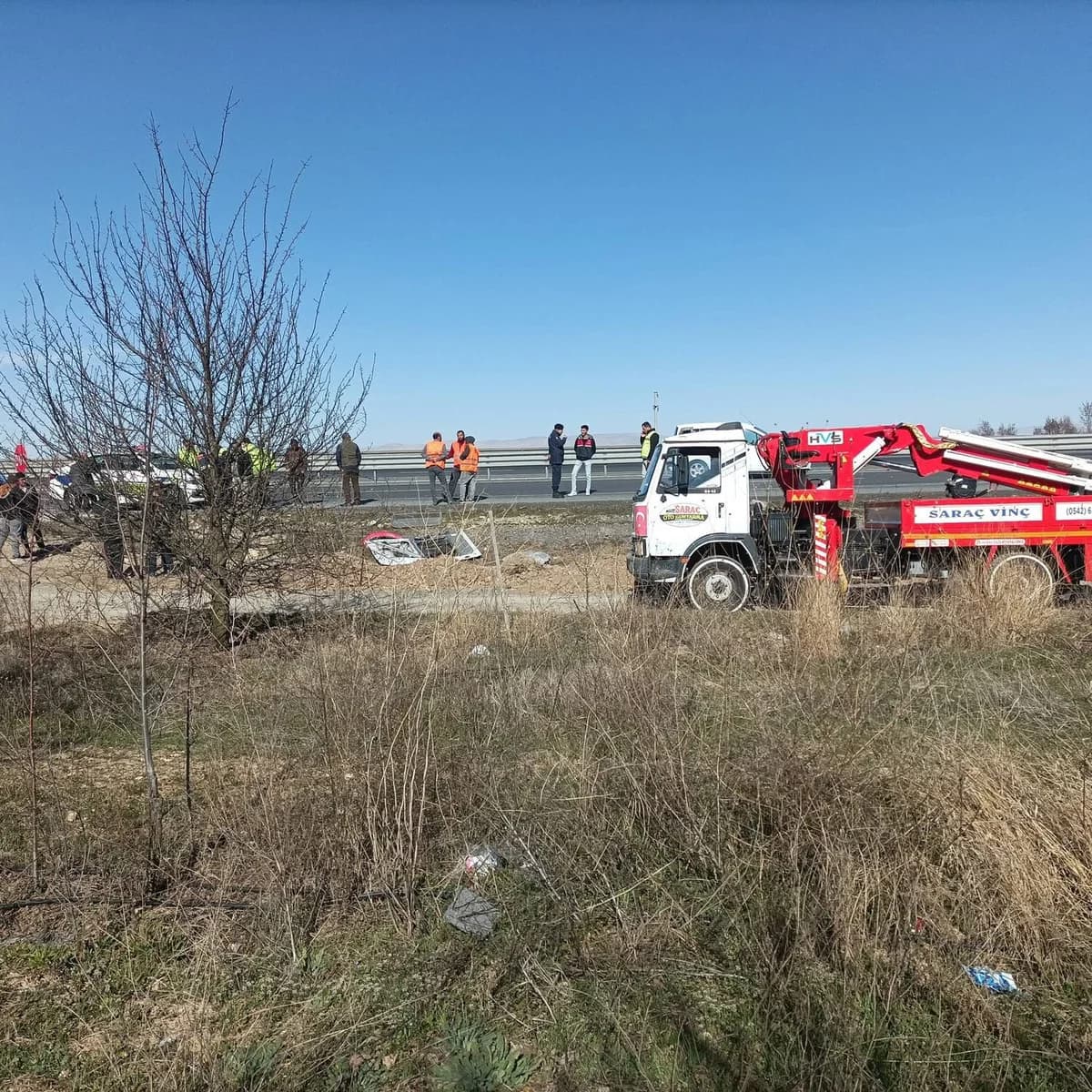 Afyonkarahisar’da Yolcu İndiren Minibüse TIR Çarptı: 11 Yaralı
