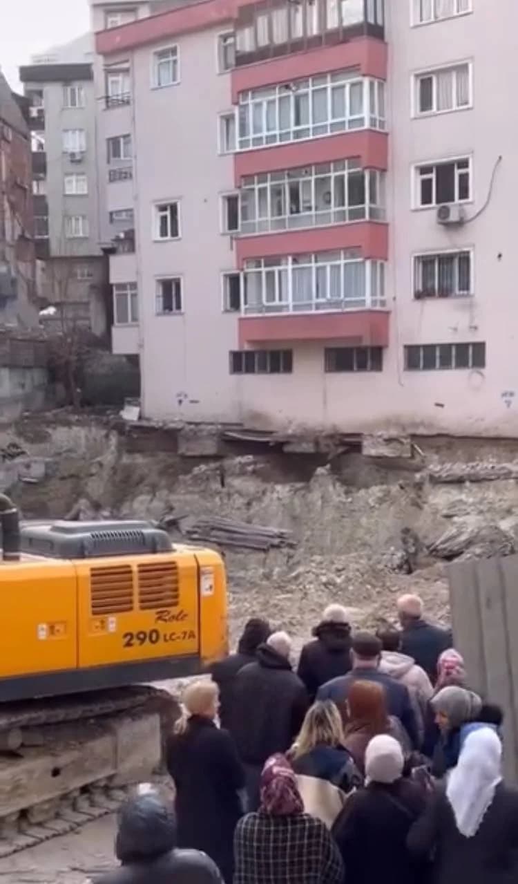 Bahçelievler’deki Temel Kayması: 4 Katlı Bina Tahliye Edildi