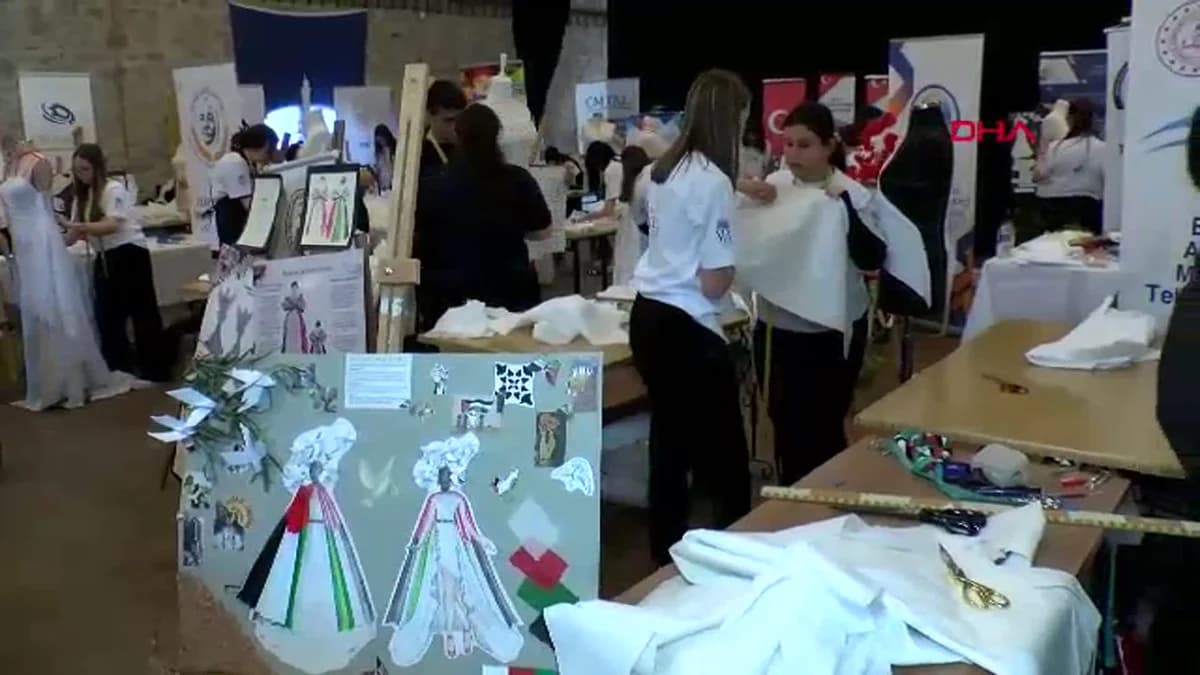 İzmir’de Meslek Lisesi Öğrencileri Filistin’i Kumaşla Tasarımladı