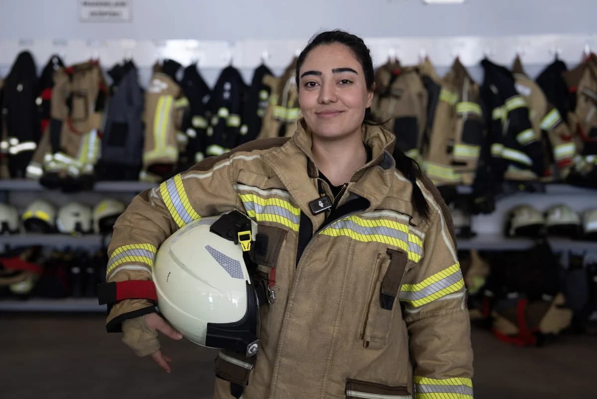 Diyarbakır’ın Kadın İtfaiyecileri: Helin Tay ile Gurur Dolu Bir Hikaye
