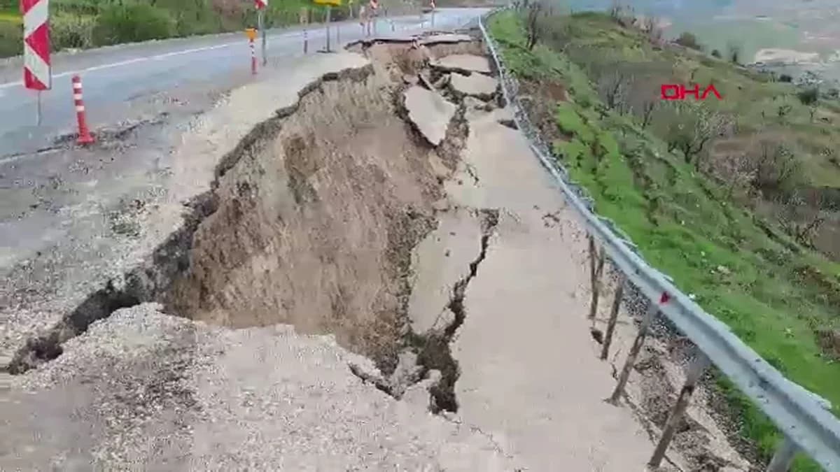 Siirt’te Heyelan Yol Çökmesine Neden Oldu