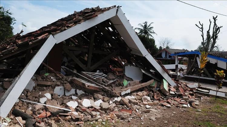 Endonezya’da 5.8’lik Deprem: Yaralılar ve İlk Bilgiler