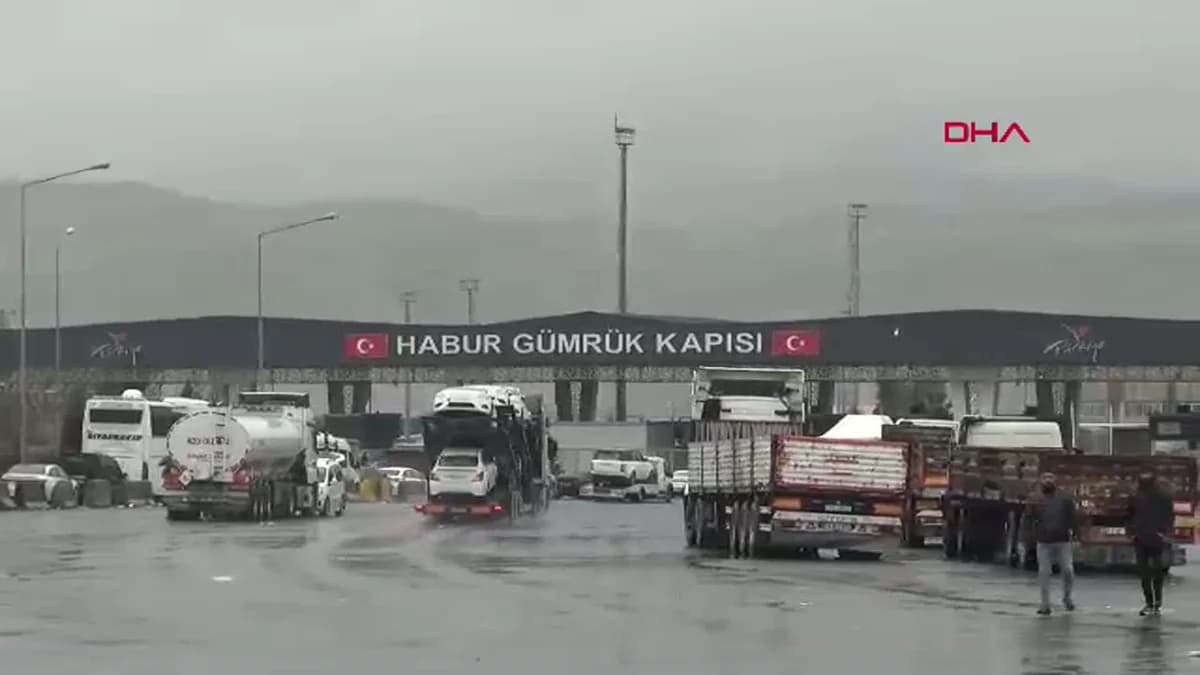 Habur Sınır Kapısı’nda Ticaret Faaliyetleri Devam Ediyor