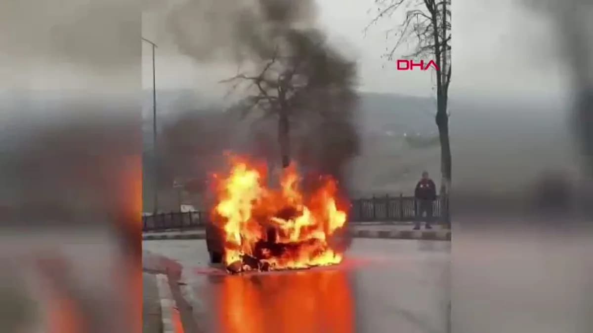 Karabük’te Seyir Halindeki Araç Alev Alev Yandı