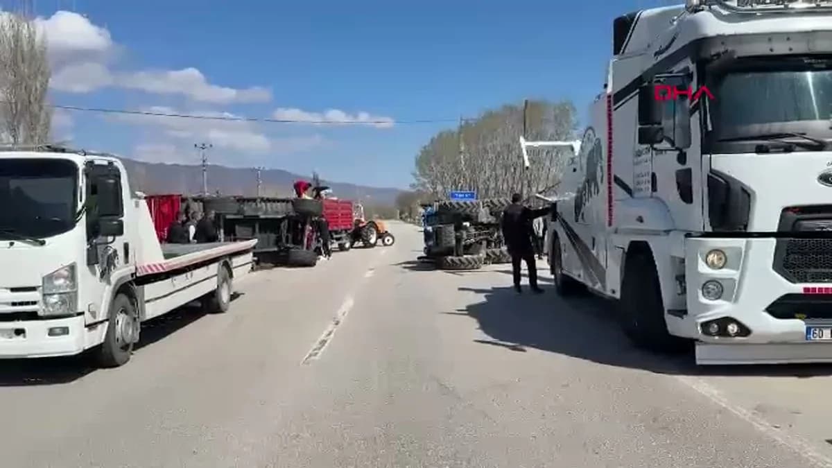 Tokat’ta Gübre Yüklü Traktör Devrildi: Yol Traficine Kapandı