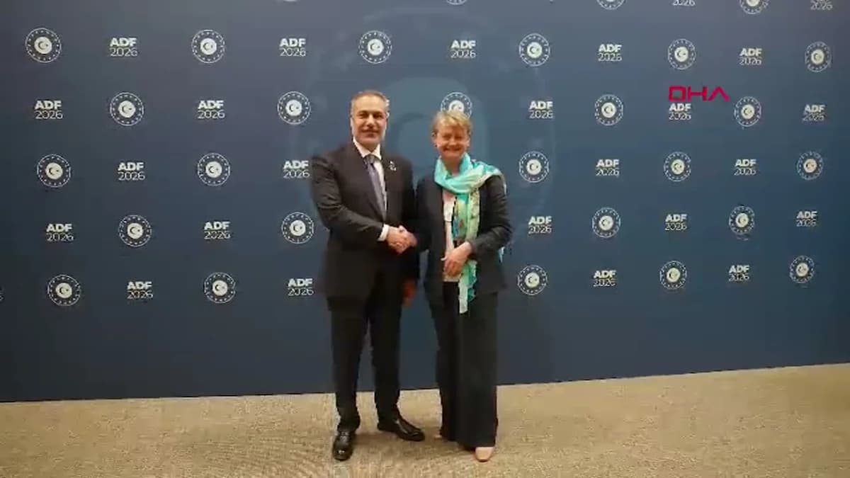 Bakan Fidan, Birleşik Krallık Dışişleri Bakanı Cooper ile Antalya’da Görüştü