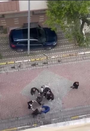 Sultangazi’de Sokak Kavgası: Aileler Karıştı, Polis Biber Gazıyla Müdahale Etti