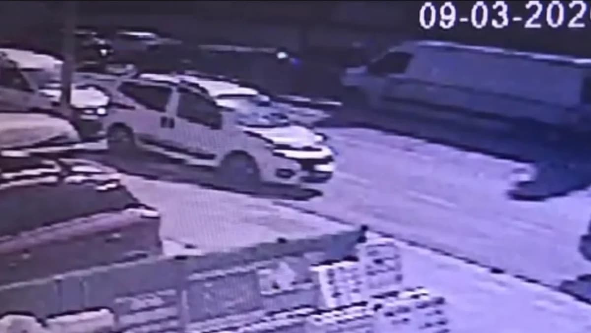 Üsküdar’da Otomobil Takla Attı: Kaza Anı Güvenlik Kamerasında