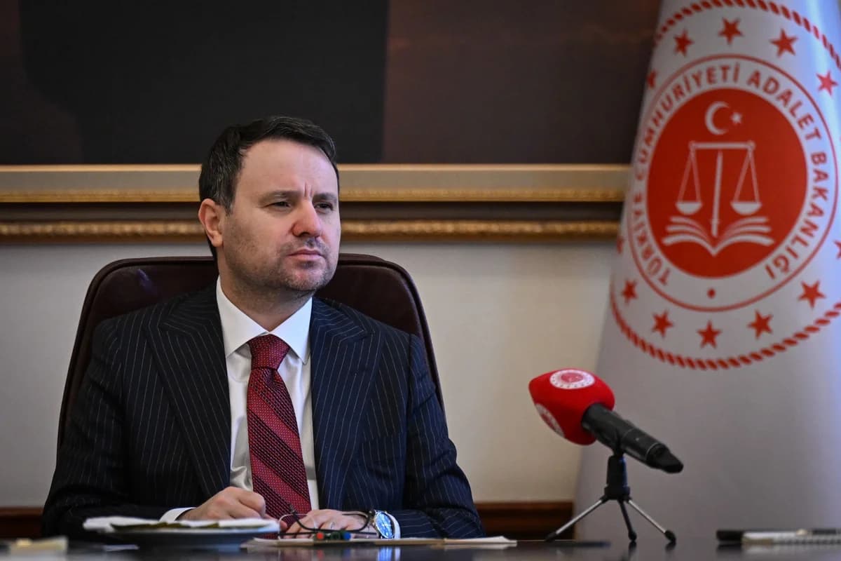 Adalet Bakanı Gürlek: ’10 Yıldan Az Sürele Görevli Hakimler Ticaret Mahkemesi Başkanı Olamaz’