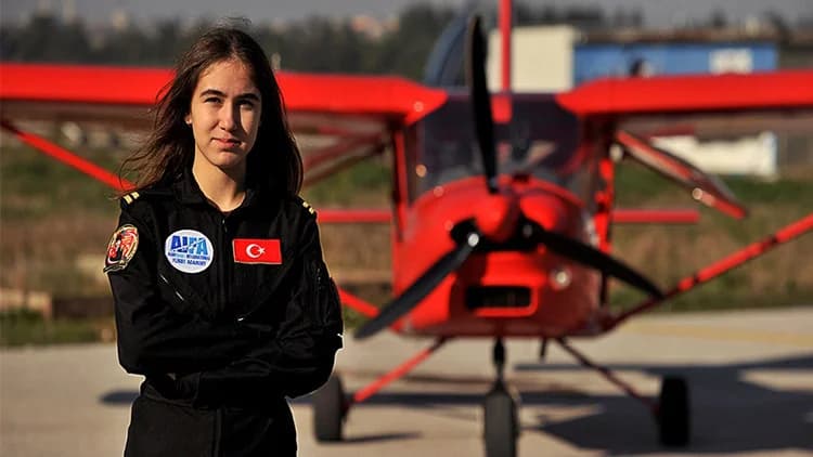 Defne Özcan: Türkiye’nin En Genç Pilotu TIME Dergisine Konuk Oldu