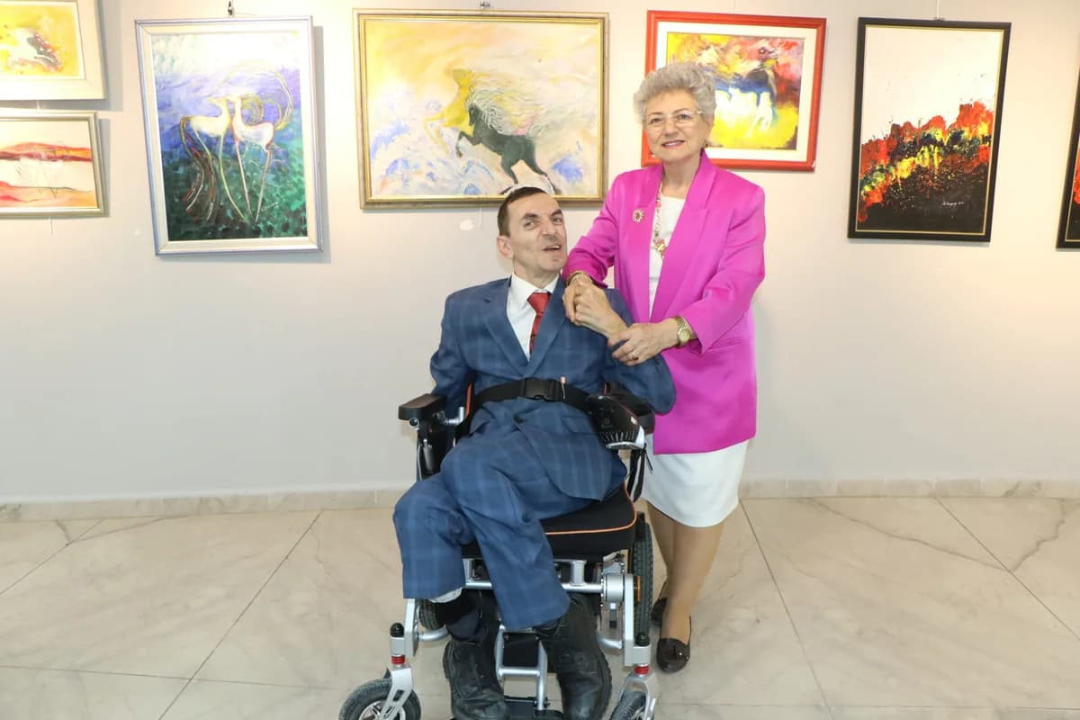 52 Yıllık Sevgiyle Yoğrulmuş Sanat: Emekli Öğretmenden 15. Resim Sergisi